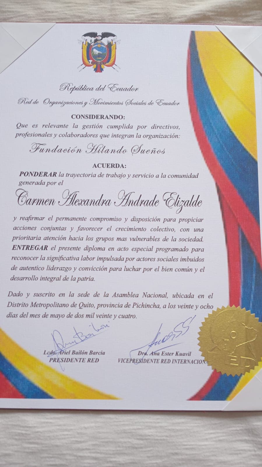 Diploma de reconocimiento de la Red de Organizaciones y Movimientos Sociales de Ecuador a Fundación Hilando Sueños, mayo 2024